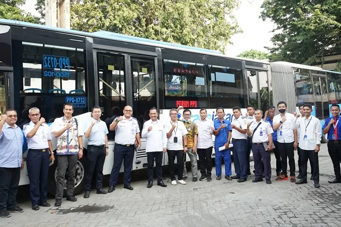 Dinas Perhubungan Provinsi Jawa Tengah bersama beberapa badan pemerintahan Provinsi Jawa Tengah melakukan studi komparasi bus berbahan bakar gas. (Dok. Dinas Perhubungan Jawa Tengah)  