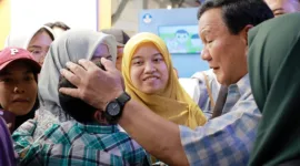 Ketua Umum Partai Gerindra Prabowo Subianto saat bersama Masyarakat. (Facbook.com/@Prabowo Subianto)