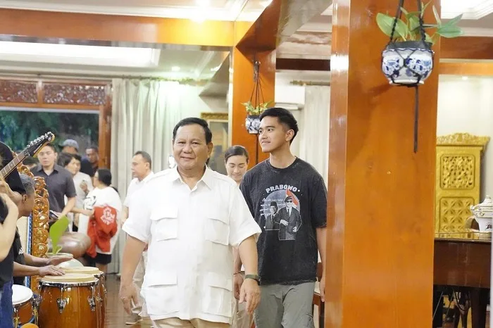 Ketua Umum Gerindra Prabowo Subianto bersama Ketua Umum Partai Solidaritas Indonesia (PSI) Kaesang Pangarep. (Instagram.com/@prabowo)