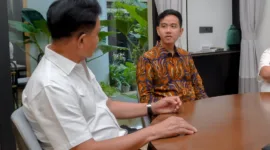 Gibran Rakabuming Raka mengunjungi kediaman Ketum PBB Yusril Ihza Mahendra, dan elit PBB lainnya (Dok. IG @yusrilihzamhd).