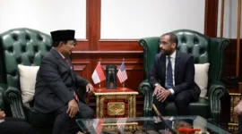 President Amerika SerikatJoe Biden mengucapkan selamat kepada calon Prabowo Subianto melalui surat resmi, diantar langsungDuta Besar Amerika Serikat untuk ASEAN Yohannes Abraham. (Dok. Tim Media Prabowo)