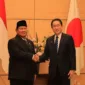 Presiden terpilih Prabowo Subianto menerima ucapan selamat secara langsung dari Perdana Menteri Jepang Fumio Kishida.(Dok. Tim Media Prabowo)