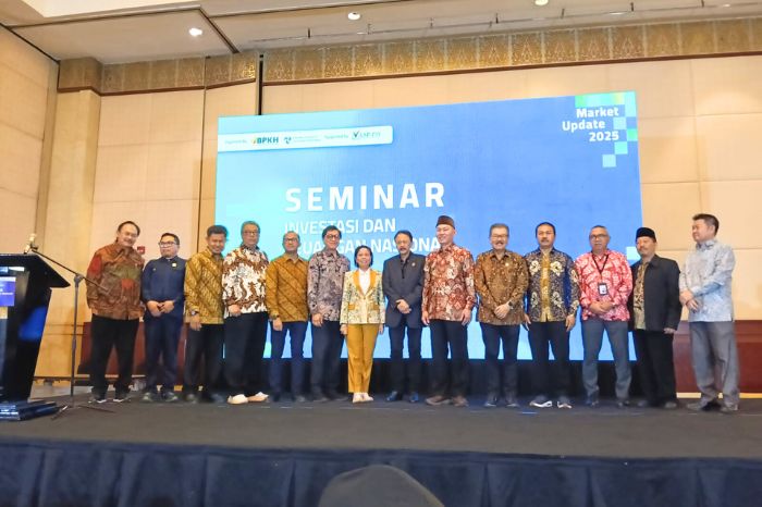 Foto : Seminar Nasional PPJKI-BPKH 2025 yang diselenggarakan oleh Perkumpulan Praktisi Jasa Keuangan Indonesia (PPJKI) bersama Badan Pengelola Keuangan Haji (BPKH) dan dihadiri para profesional keuangan, akademisi, dan regulator di bidang investasi syariah di Ballroom The Ritz Carlton, Mega Kuningan, Jakarta. (24/4/25) (Doc.Ist)